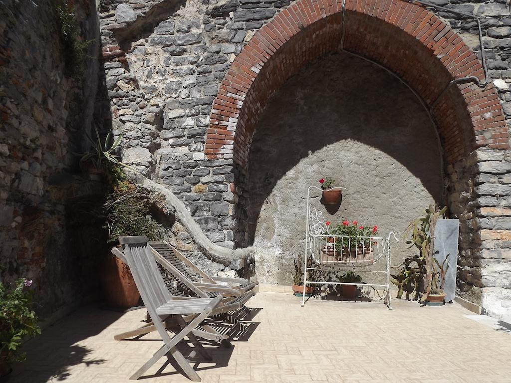 New Hotel Genio Porto Venere Exteriör bild