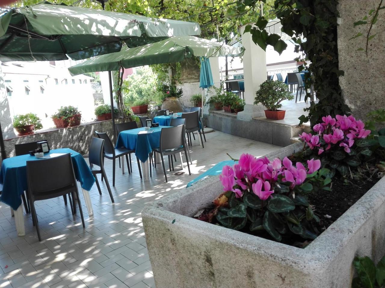 New Hotel Genio Porto Venere Exteriör bild