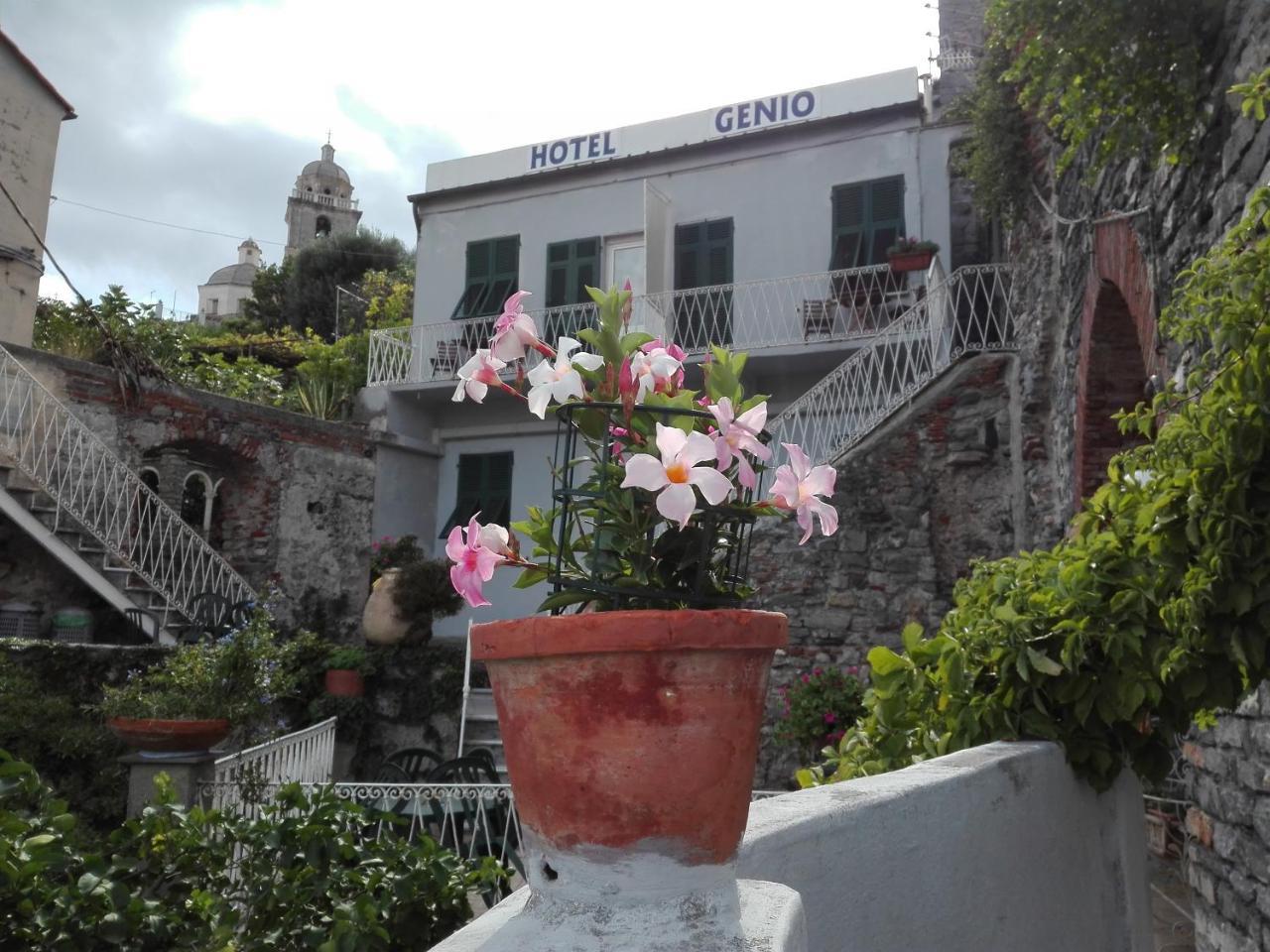 New Hotel Genio Porto Venere Exteriör bild