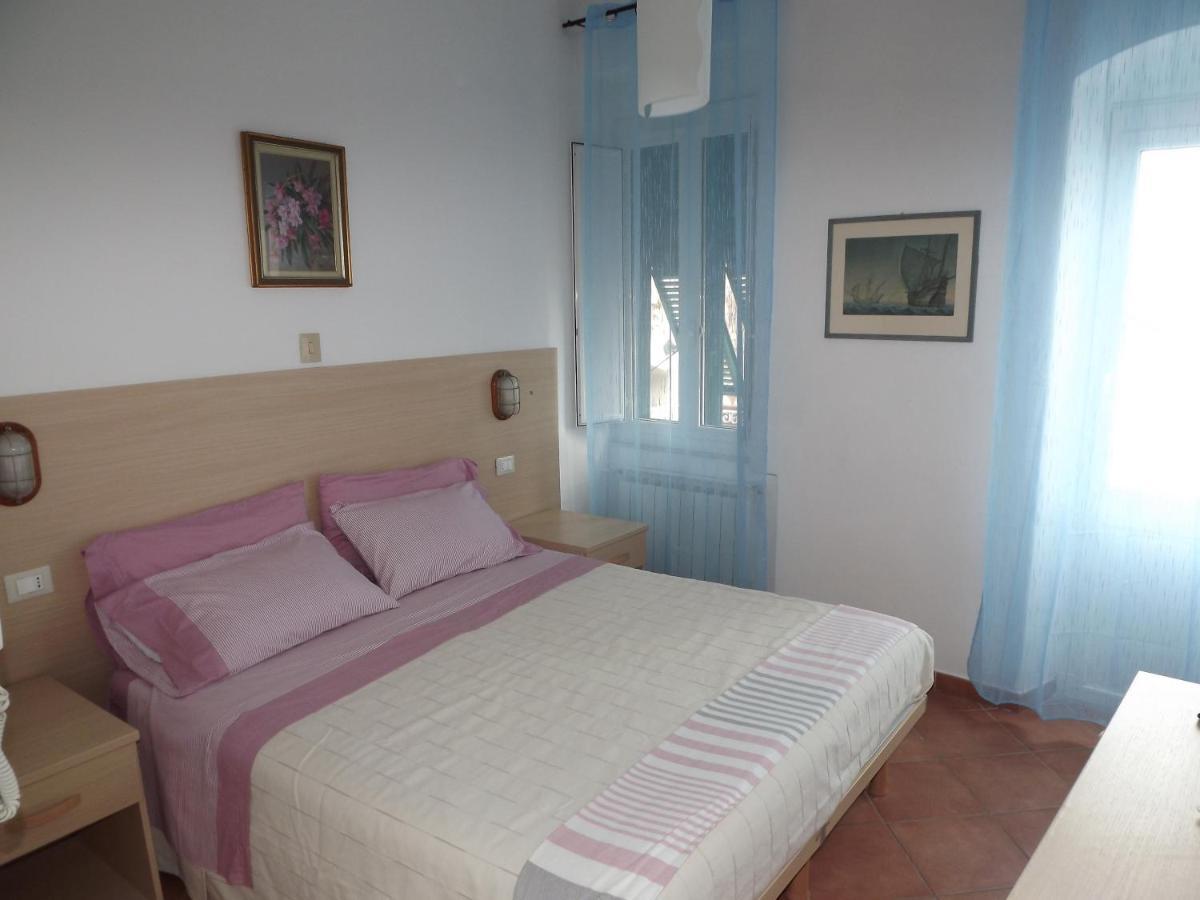 New Hotel Genio Porto Venere Exteriör bild